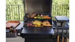 Traeger - Ironwood Pellet BBQ -Great Flame TFB61RLG Ironwood Lifestyle Close 035 1000x563 1